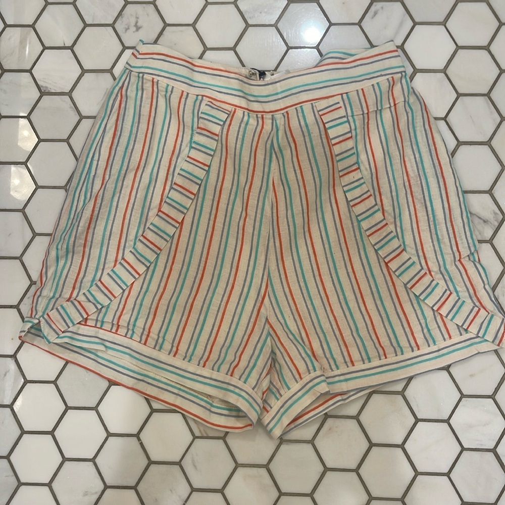 NWT Line & Dot shorts